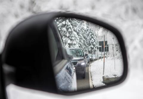 Rückblick: So sah es auf der Landesstraße zwischen Dobel und der Eyachbrücke Anfang des Jahres aus.