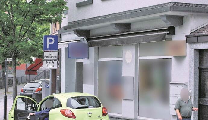 Ein junger Somalier soll in einer Unterkunft in der Bahnhofstraße in Mühlacker versucht haben, eine 23 Jahre alte Frau zu vergewaltigen und töten.