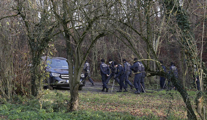 Der mutmaßliche Mord an einem Mann in Enzberg sowie der Tot eines Ehepaars in einem Waldstück in Ölbronn geben viele Rätsel auf. Der mutmaßliche Mord an einem Mann in Enzberg sowie der Tot eines Ehepaars in einem Waldstück in Ölbronn geben viele Rätsel auf.