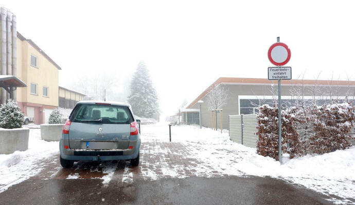 Gegen 12.15 Uhr musste die Polizei erste Straßensperrungen im Landkreis Calw einrichten. Gegen 12.15 Uhr musste die Polizei erste Straßensperrungen im Landkreis Calw einrichten.