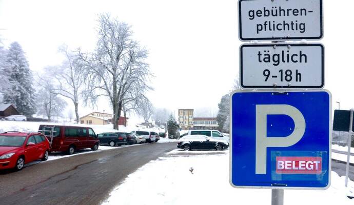 Die Anlage in Dobell füllt sich langsam aber sicher. In Kaltenbronn sind die Parkplätze bereits belegt. Die Anlage in Dobell füllt sich langsam aber sicher. In Kaltenbronn sind die Parkplätze bereits belegt.