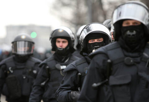 Das SEK rückte am Montagmorgen zu einem Einsatz in Bretten aus.