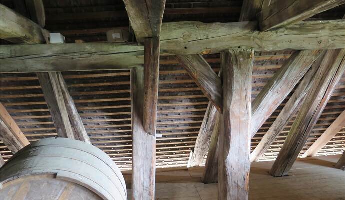 Die alte Kelter in Dietlingen: ein Blick unters Dach. Die alte Kelter in Dietlingen: ein Blick unters Dach.