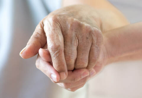 Von den positiv getesteten Mitarbeitern im Johanneshaus seien inzwischen 21 genesen.