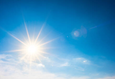 Offensichtlich hatte der Unfallverursacher wegen der tiefstehenden Sonne die rote Ampel übersehen.