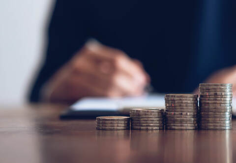 Die enorme Kostensteigerung für die geplante Erweiterung des Bildungszentrums Königsbach schlägt Wellen.