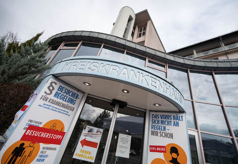 Nach dem Corona-Ausbruch an der Kreisklinik in Calw vor rund zwei Wochen sind weiterhin keine Neuinfektionen bei Mitarbeitern aufgetreten.