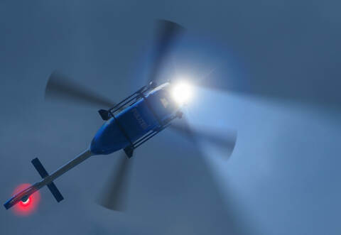 Der Hubschrauber sei vor allem über Öschelbronn ab 21.30 Uhr im Einsatz gewesen. Rund zwei Stunden später endetete die Suche aber erfolglos.