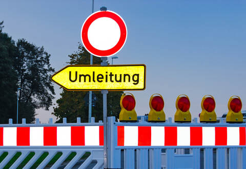 EIn Abschnitt der Landesstraße 565 in Neuenbürg wird für Sanierungsarbeiten gesperrt (Symbolbild).