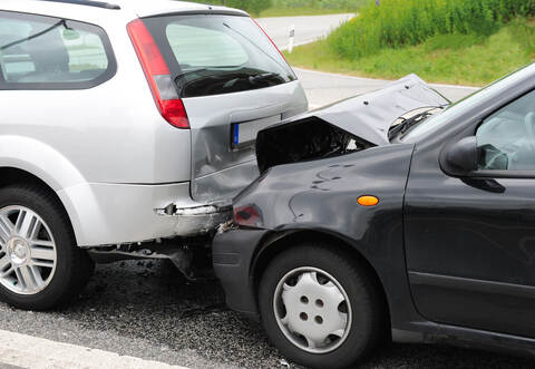In Birkenfeld ist bei einem Auffahrunfal Sachschaden in Höhe von 7000 Euro entstanden (Symbolbild).