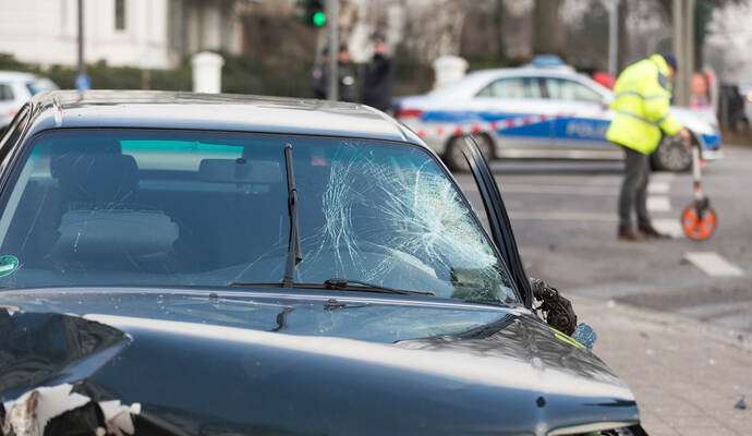 Zu einem Unfall ist es am Dienstag in Knittlingen gekommen, die Polizei sucht nach dem Verursacher.