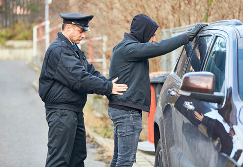 Die Polizei kontrollierte einen Jugendlichen in Heimsheim (Symbolbild).
