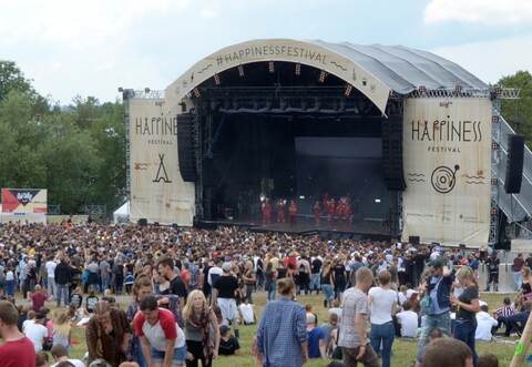 Bis zu 2.000 Zuschauer je Konzert können in diesem Jahr beim Little Happiness Festival in Schwann live dabei sein.