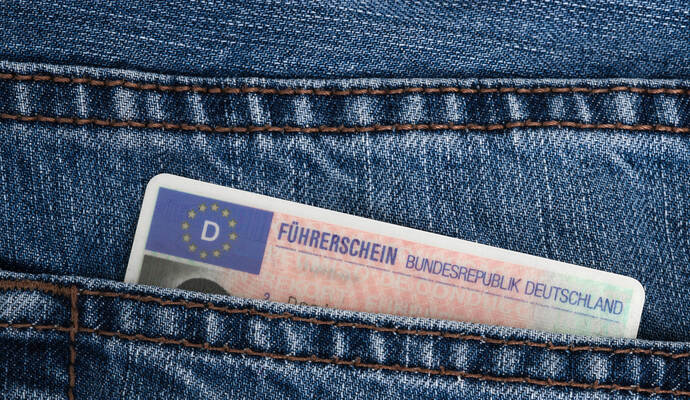 Auf seinen Führerschein muss der Unfallverursacher vorerst verzichten.