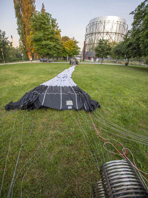 Gasometer Heißluftballon 