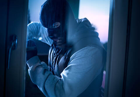 Unbekannte Täter sind am frühen Freitagmorgen gegen 4.10 Uhr in ein Firmengebäude im Industriegebiet Wimsheim eingebrochen,