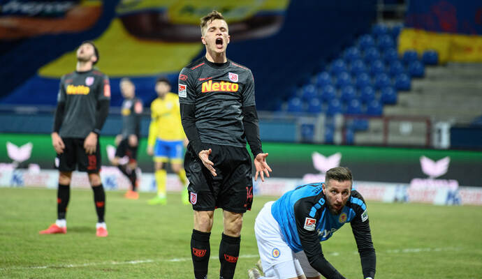 David Otto ist derzeit von der TSG Hoffenheim an Jahn Regensburg verliehen. Mit einem Ex-Teamkollegen, der derzeit bei der EM für Furore sorgt, steht er noch heute im Kontakt. Eintracht Braunschweig - SSV Jahn Regensburg