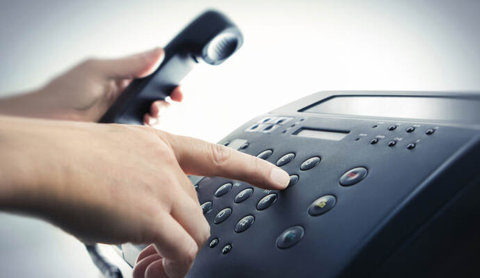 Erfolglos haben Betrüger in Keltern versucht, Menschen mit der Masche "falscher Polizist" übers Ohr zu hauen. Erfolglos haben Betrüger in Keltern versucht, Menschen mit der Masche "falscher Polizist" übers Ohr zu hauen.