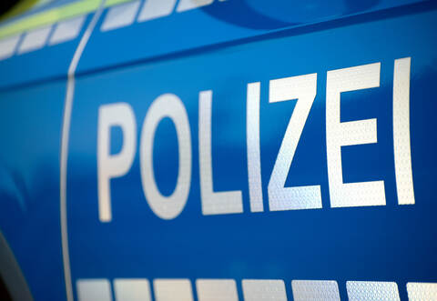 Nach einer Unfallflucht bei Sternenfels sucht die Polizei nach Hinweisen.