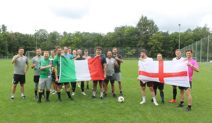 Wer wird Fußball-Europameister? Die Spieler des FSV Eisingen tippen auf Italien.