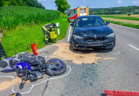 Der Motorradfahrer wurde schwer, aber nicht lebensgefährlich verletzt.