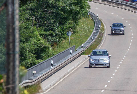 Sperrung A8 Brückenbau Zeppelinstraße
