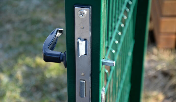 Die Unbekannten hinterließen eine Spur der Verwüstung. Die Unbekannten hinterließen eine Spur der Verwüstung.