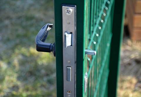 Die Unbekannten hinterließen eine Spur der Verwüstung.