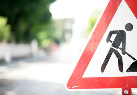 Die B35 muss für die Bauarbeiten abschnittsweise halbseitig mit Einbahnregelung gesperrt werden.