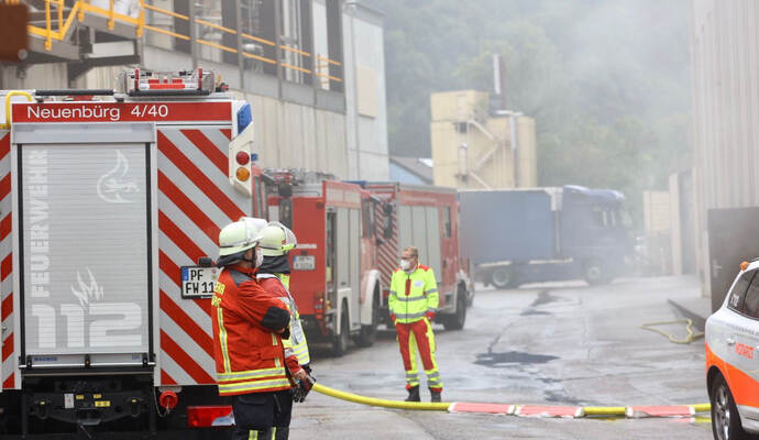 Nach mehr als 24 Stunden ist der Einsatz in der Neuenbürger Pektin-Fabrik für die Einsatzkräfte beendet.