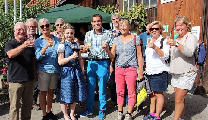 Auf ein geselliges Beisammensein, wie hier beim Weinwandertag 2018, müssen die Kelterner Bürger*innen und die Besucher aus nah und fern leider noch warten. Auf ein geselliges Beisammensein, wie hier beim Weinwandertag 2018, müssen die Kelterner Bürger*innen und die Besucher aus nah und fern leider noch warten.