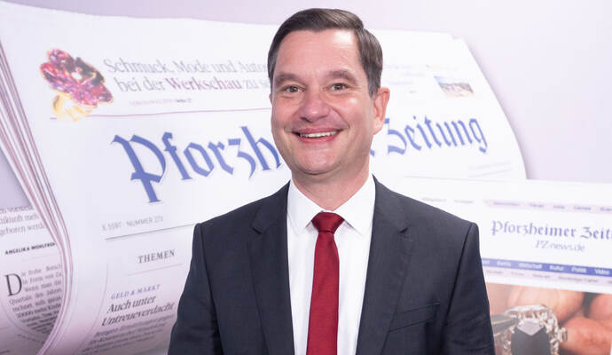 Bad Wildbads Bürgermeister Klaus Mack will sich vor allem für den ländlichen Raum und den Klimaschutz einsetzen. Im Wahlkampf fährt er gerade ein Elektroauto, privat bevorzugt er einen Diesel. Bad Wildbads Bürgermeister Klaus Mack will sich vor allem für den ländlichen Raum und den Klimaschutz einsetzen. Im Wahlkampf fährt er gerade ein Elektroauto, privat bevorzugt er einen Diesel.