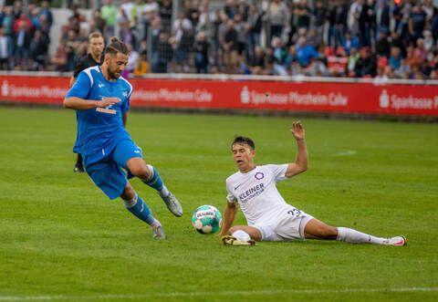 Am Ende stand es 1:1 beim Derby zwischen dem 1. CfR Pforzheim und dem FC Nöttingen.