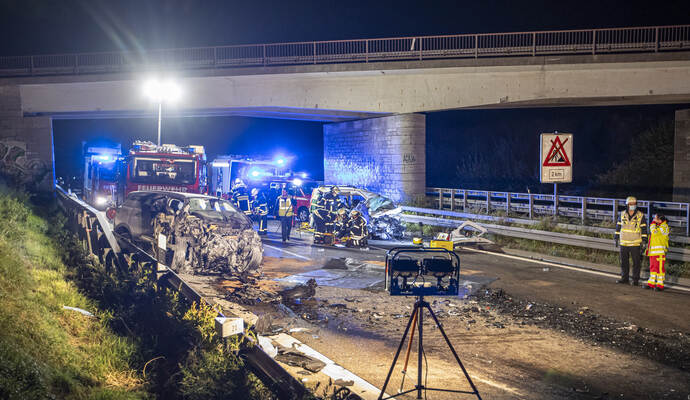 Schwerer VU BAB A8 PF-Ost Falschfahrer