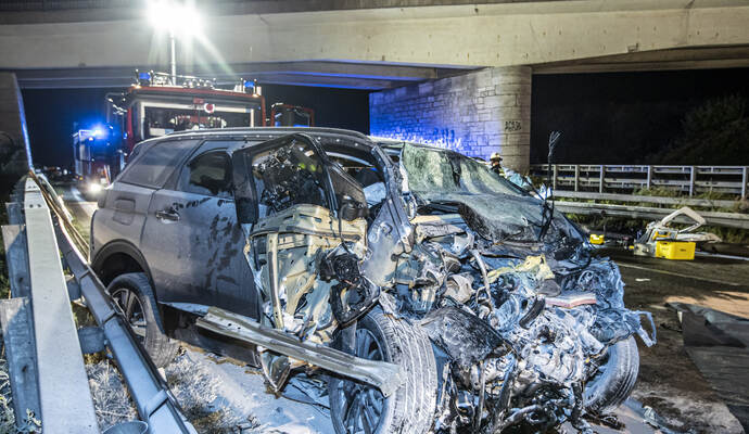 Schwerer VU BAB A8 PF-Ost Falschfahrer
