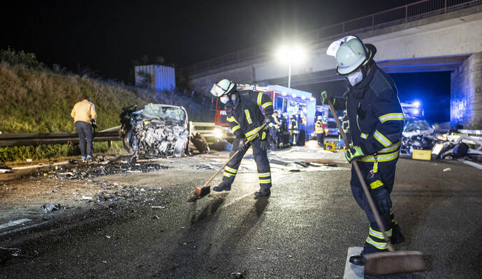 Schwerer VU BAB A8 PF-Ost Falschfahrer