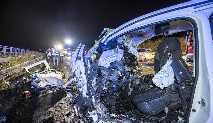 Schwerer VU BAB A8 PF-Ost Falschfahrer