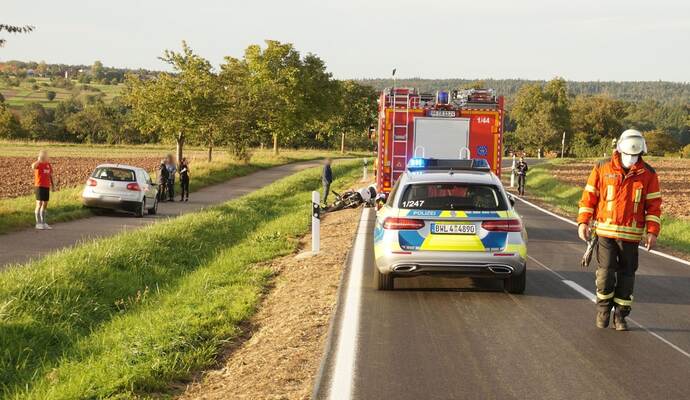 Neuhausen: Verkehrsunfall mit Motorrad alleinbeteiligt - Fahrer schwer Verletzt