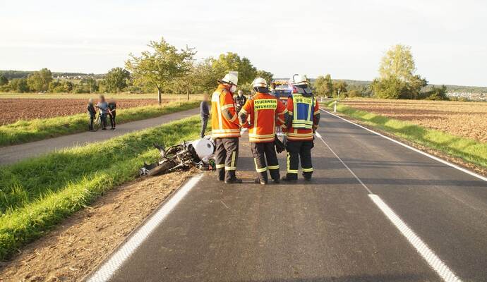 Neuhausen: Verkehrsunfall mit Motorrad alleinbeteiligt - Fahrer schwer Verletzt