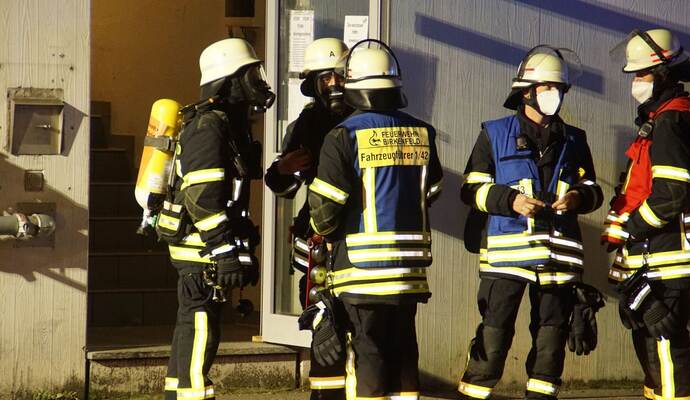 Birkenfeld: Ein Gefahrgut Alarmierung sorgt fuer einen Grosseinsatz der Feuerwehr