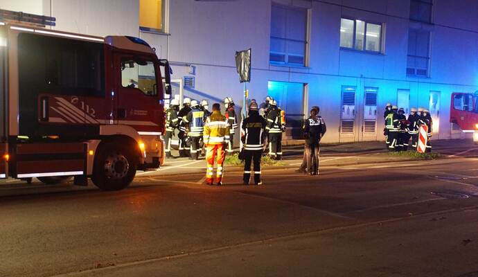Birkenfeld: Ein Gefahrgut Alarmierung sorgt fuer einen Grosseinsatz der Feuerwehr