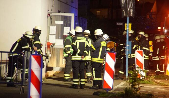 Birkenfeld: Ein Gefahrgut Alarmierung sorgt fuer einen Grosseinsatz der Feuerwehr