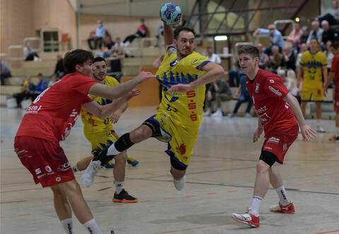 Wieder zu Hause am Ball: Felix Kracht hat mit dem HCN seit einem Jahr kein Spiel mehr in Neuenbürg bestritten.