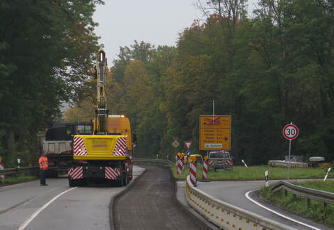 Die B35 zwischen Maulbronn-West und Maulbronner-Elfinger Hof bleibt erst einmal voll gesperrt.