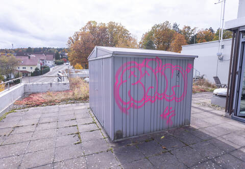 Eine Schule am Waldenburgweg in Neuenbürg wird Opfer von Vandalismus.