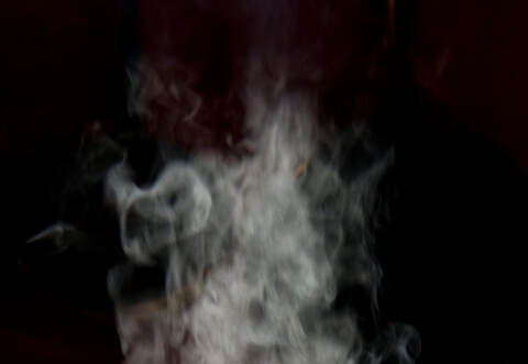 Ein Ehepaar hat Frittieröl auf dem Herd vergessen. Insgesamt 32 Wehrleute haben den Brand gelöscht.