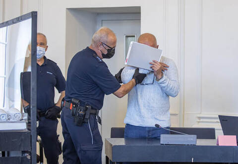 Der Hauptangeklagte war wegen Mordes zu lebenslanger Haft verurteilt worden.