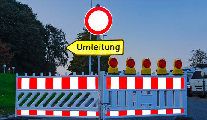 Wegen Ausbesserungen von Schadstellen wird die L340 in der kommenden Woche an zwei Tagen gesperrt. Wegen Ausbesserungen von Schadstellen wird die L340 in der kommenden Woche an zwei Tagen gesperrt.