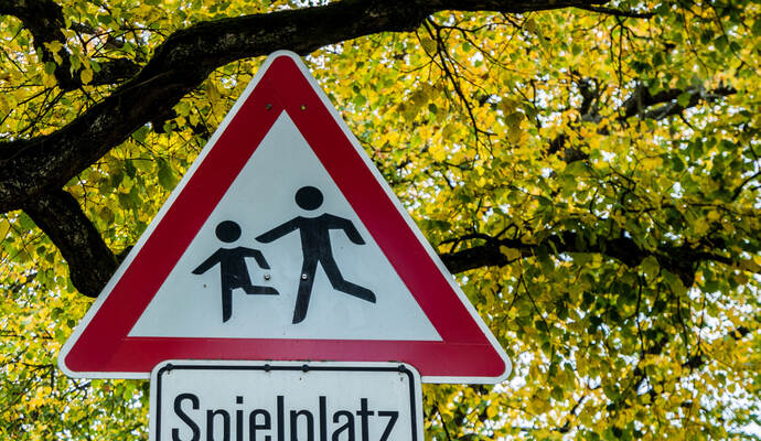 Aufgrund der Gesamtsituation ist laut Mitteilung derzeit von einem vorsätzlichen Brand auszugehen. Der Polizeiposten Straubenhardt hat die Ermittlungen aufgenommen. Aufgrund der Gesamtsituation ist laut Mitteilung derzeit von einem vorsätzlichen Brand auszugehen. Der Polizeiposten Straubenhardt hat die Ermittlungen aufgenommen.