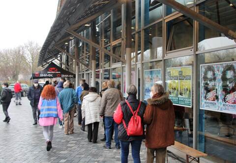 In der Kulturhalle in Remchingen wurden am Samstag 1700 Menschen geimpft.